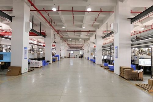 Plastic injection molding workshop