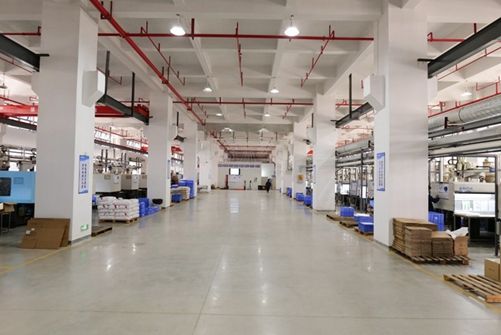 Plastic injection molding workshop