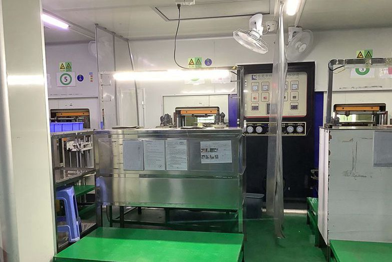 Silicone Rubber Molding machine